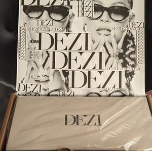 Dezi Charge It Naked Pearl